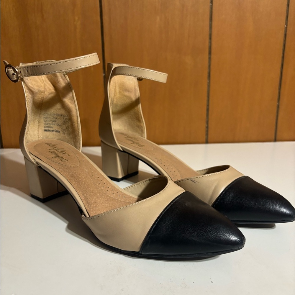 Beige and Black Women's Short Block Heel Shoes with Ankle Straps Size 9